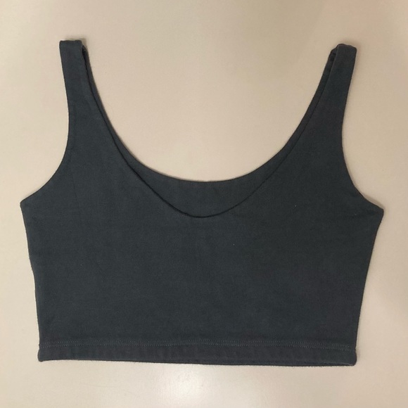 ERROR: Already sold but Poshmark won’t let me delete the listing!! - Picture 2 of 5